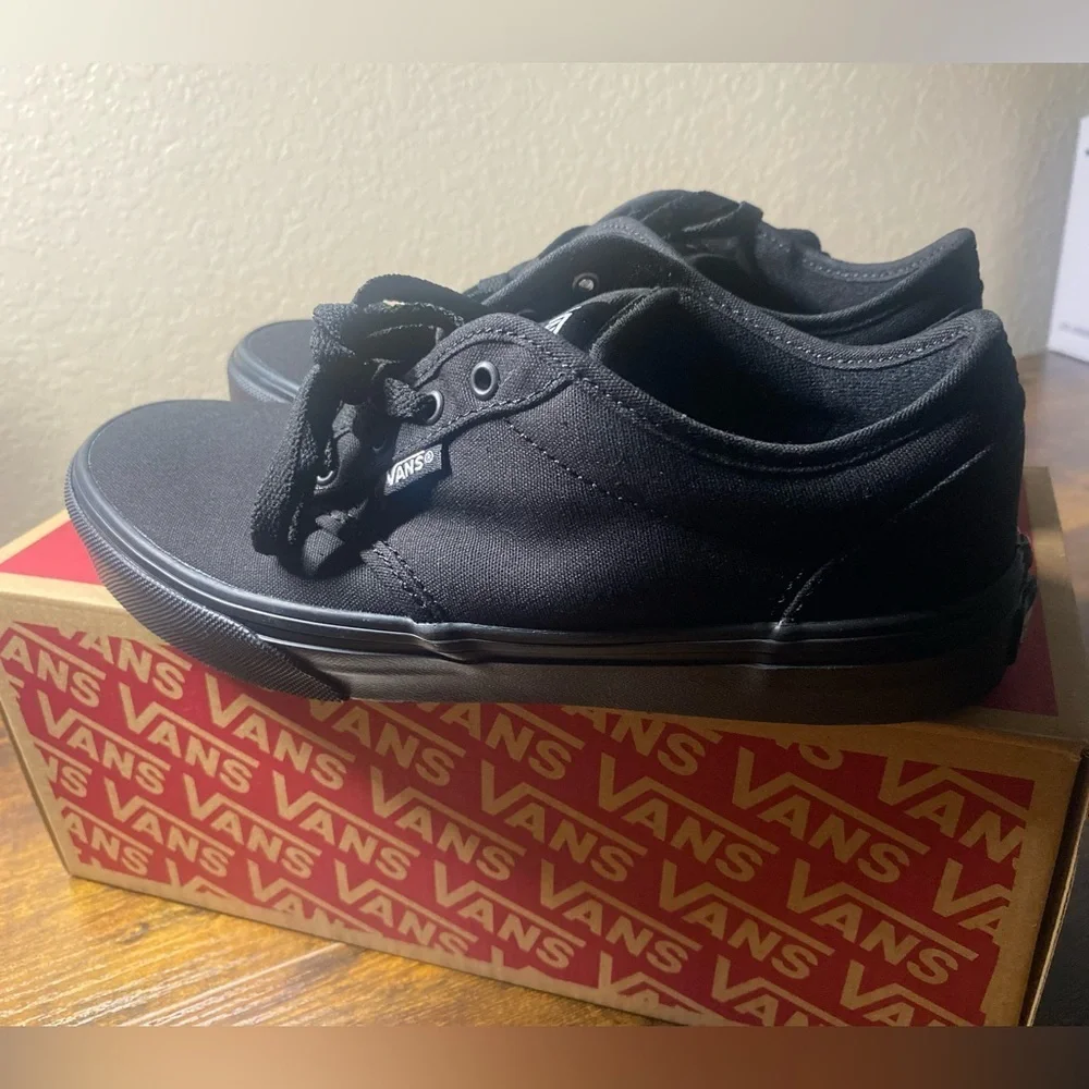 Boys Atwood vans shoes size-5